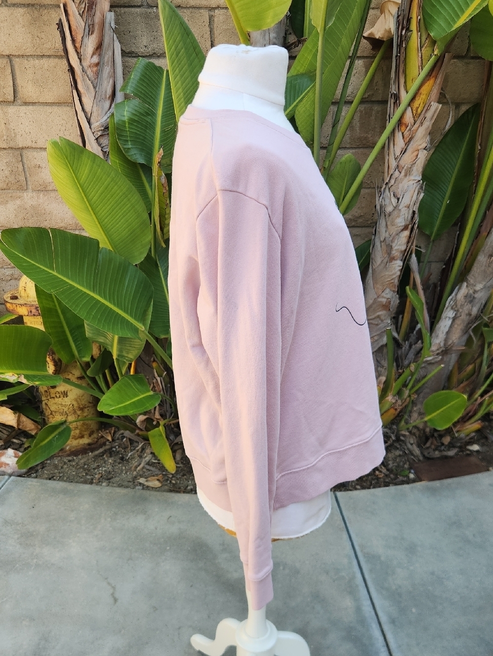 Kate Spade x Disney Minnie Mouse Pink Crewneck Sweatshirt Pullover XL - Picture 2 of 9